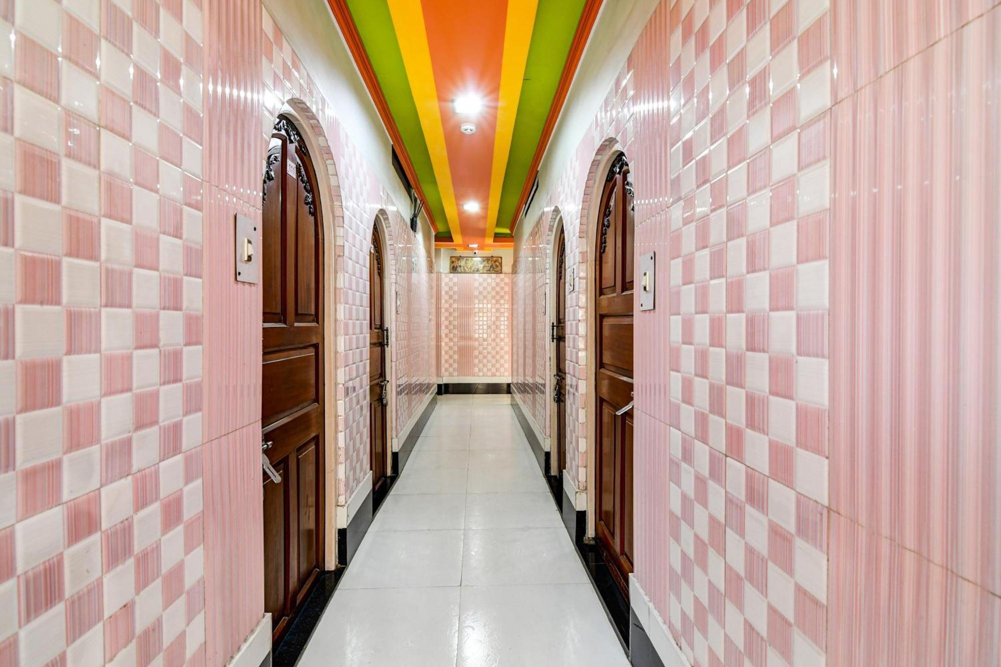Super Collection O Raj Guest House Near Kolkata Airport Gauripur  Exterior photo